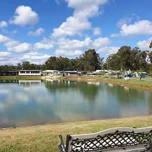 Australian Motor Home Tourist Park Twelve Mile Creek Karuah Exterior photo