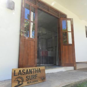 Lasantha Surf, Madiha 마타라 Exterior photo