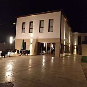 Hotel Entrerailes 카살라레이나 Exterior photo