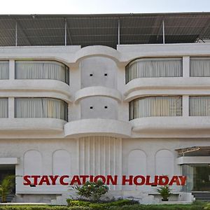 Staycation Holiday 나비뭄바이 Exterior photo