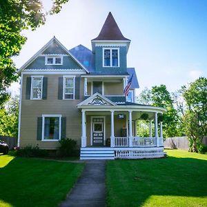 Burdett House Bed & Breakfast B&B Exterior photo