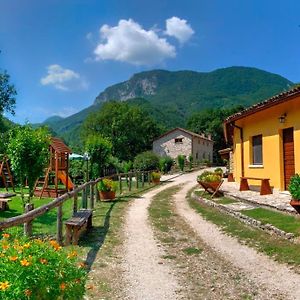 Agriturismo La Ferrera 호텔 Varco Sabino Exterior photo