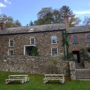 콘위 The Farmhouse At Bodnant Welsh Food B&B Exterior photo