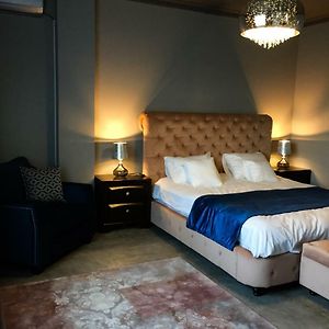 Rubio Residence - Accmonia Luxury Apartment 아라드 Exterior photo