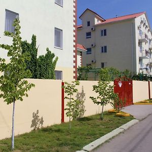 Частные Апартаменты Мезенцевых 자토카 Exterior photo