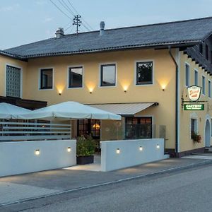 Gasthof Dickinger 호텔 Bad Wimsbach-Neydharting Exterior photo