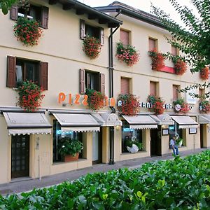 Hotel Ristorante Cigno - Camere And Aparthotel 라티사나 Exterior photo