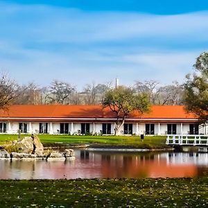 Alcsutdoboz Pannonia Golf & Country Club B&B Exterior photo