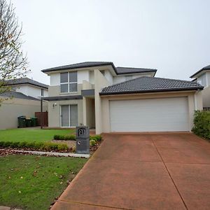 Superb Luxe 5Br House@Point Cook Near Lake Exterior photo