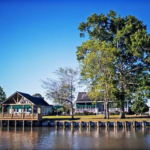 Raceland A Chateau On The Bayou Bed & Breakfast B&B Exterior photo