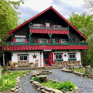 Grunberg Haus Inn & Cabins 워터베리 Exterior photo