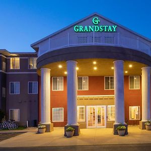 Grandstay Hotel & Suites 에임스 Exterior photo