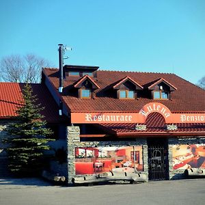 Restaurace A Penzion Lutena 호텔 Dolni Lutyne Exterior photo