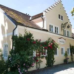 Schloss - Schenke Tunzenberg 호텔 멩코펜 Exterior photo