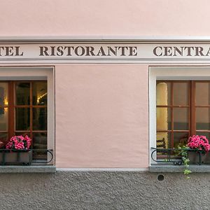 Hotel Centrale, Typically Swiss 포스치아보 Exterior photo