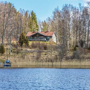 Pet Friendly Home In R With Lake View Väsby Exterior photo