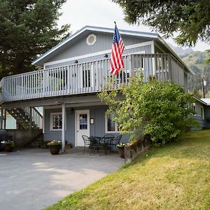 Bears Den Alaska Lodging 수어드 Exterior photo