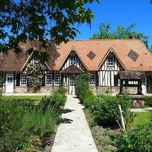 Glos-sur-Risle Le Clos Sainte Helene B&B Exterior photo