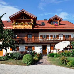 Unterbrunn Gaestehaus Walser 아파트 Exterior photo