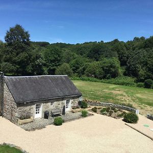 Berrien Gite Moulin Du Squiriou 빌라 Exterior photo