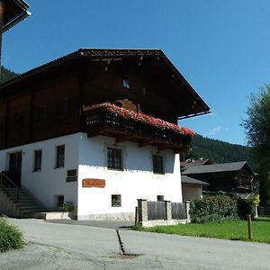 Haus Antonius 호텔 Sankt Lorenzen im Lesachtal Exterior photo