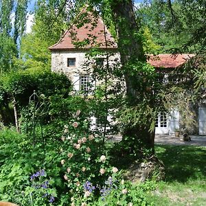 Moulin De Repassat Etape Voie Verte 호텔 Bazens Exterior photo