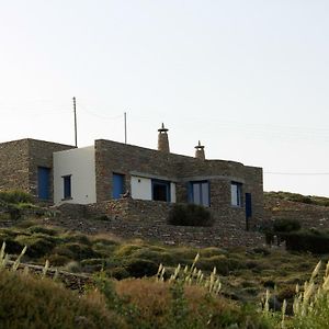 Bioclimatic Stone Built Villa Kastrianí Exterior photo