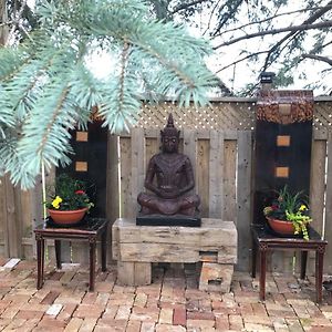 Peterborough Zen Retreat 호텔 Exterior photo