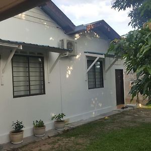 Homestay / Roomstay Muslim Budget Tanjung Malim 탄중 말림 Exterior photo