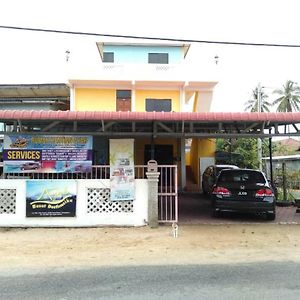 Rumah Hentian Ayah 캄풍 쿠알라 베숫 Exterior photo