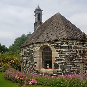 Briec Gite Atypique Dans Une Chapelle 빌라 Exterior photo