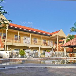 Hotel North Resort 파라마리보 Exterior photo