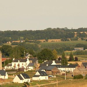 La Ferme De La Cavalerie 호텔 Saint-Gonnery Exterior photo