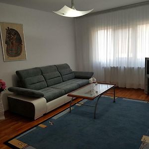 오라데아 Apartament Melinda 아파트 Exterior photo