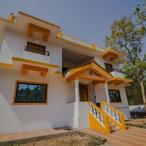 Oyo 13914 Home Graceful Studio Siolim 마푸사 Exterior photo