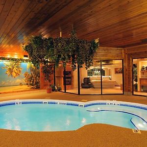 Sybaris Pool Suites - 인디애나폴리스 Room photo