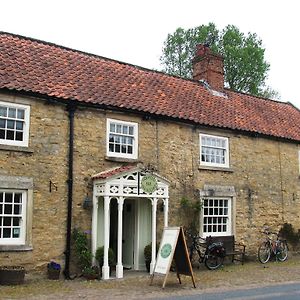 The Coxwold Tearooms And Bed & Breakfast 요크 Exterior photo