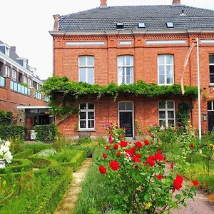 블라델 Het Gindrahuis B&B Exterior photo