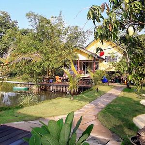 Llamados Fishing Lake 호텔 San Kamphaeng Exterior photo