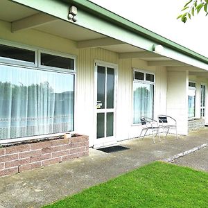 45 On Avenal Motel 인버카길 Exterior photo