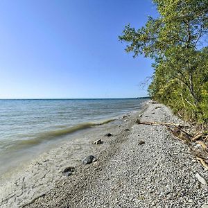 Algoma Lake Retreat With Bbq Grill, Yard And Fire Pit! 빌라 Exterior photo