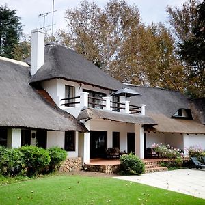 Toadbury Hall Country Hotel 요하네스버그 Exterior photo