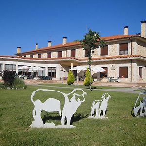 El Prado De Las Merinas 호텔 Caleruega Exterior photo