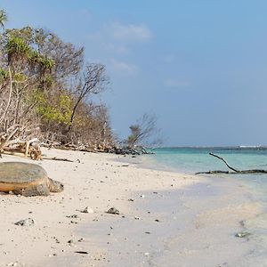 소네바 야니 호텔 Manadhoo Exterior photo