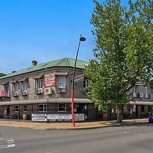 Imperial Hotel 싱글턴 Exterior photo