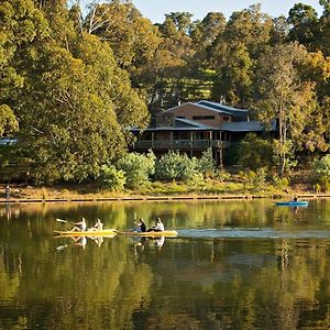 Evedon Lakeside Retreat Burekup Exterior photo