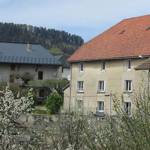 Brenod Le Clos Marie B&B Exterior photo