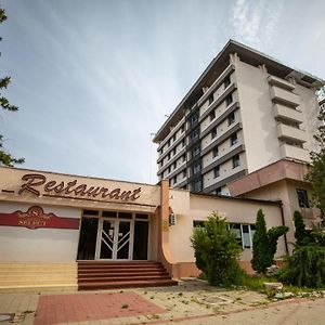 Hotel Select Slobozia 슬로보지아 Exterior photo