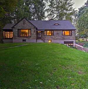 Historic Stone Cottage With Firepit-Walk To Lily Lake Wapwallopen Exterior photo