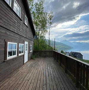 Stryn - Faleide -Hytte Med Fjord Og Fjell Utsikt 빌라 Exterior photo